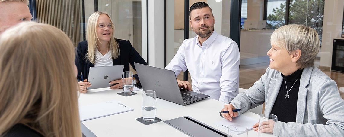 Mitarbeiter Kundenschulungen (alle Geschlechter), 2. Bild